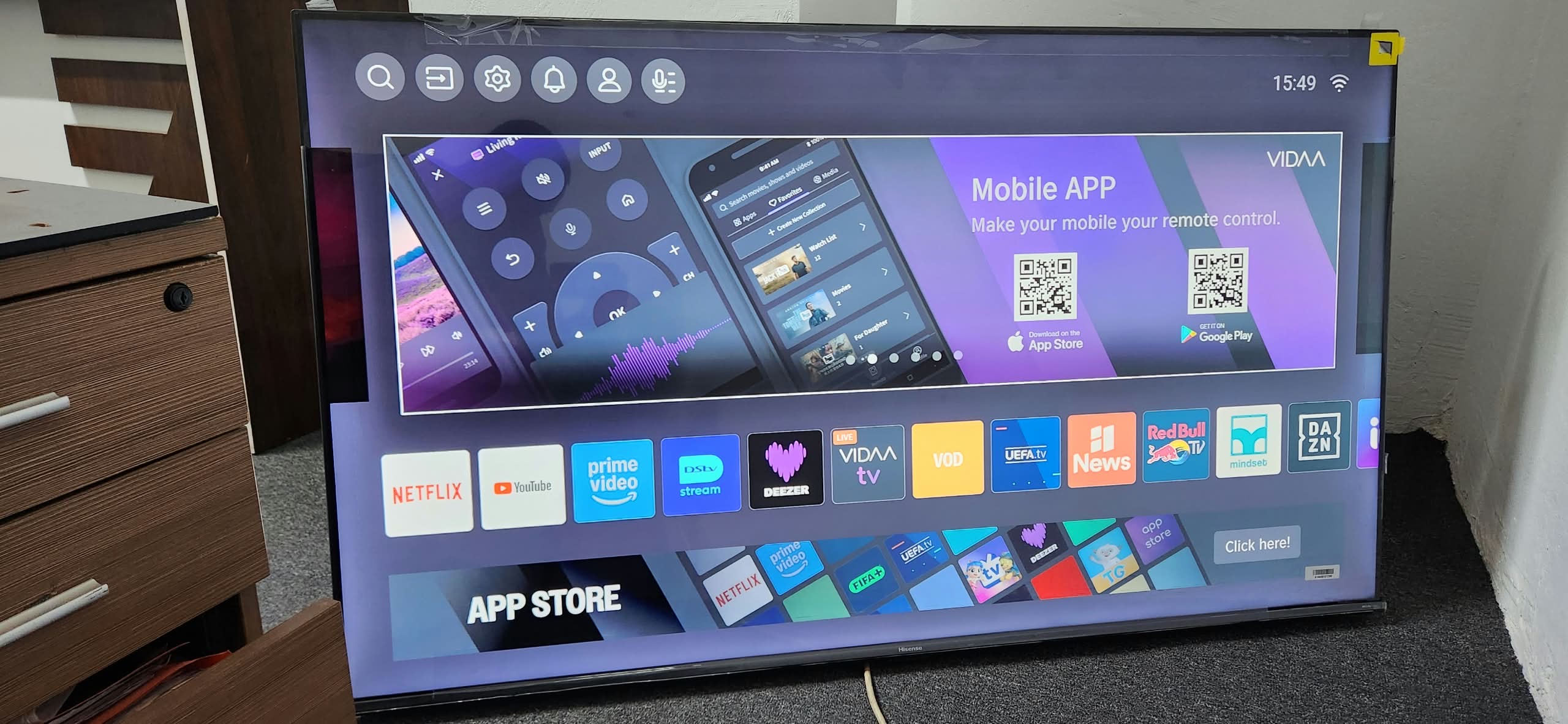 hissense smart TV inch 55 UHD 4K with netflix and all smart apps inside