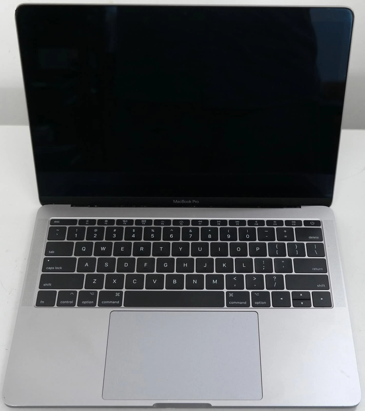 13" Macbook pro 2017 intel corei7 2.5Ghz 16GB 256GB ssd Second hand laptop