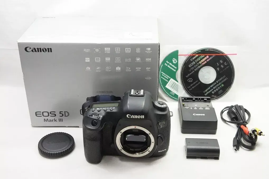 Canon EOS 5D Mark III 22.3 MP Full Frame CMOS with 1080p Full-HD Video Mode Digital SLR Camera